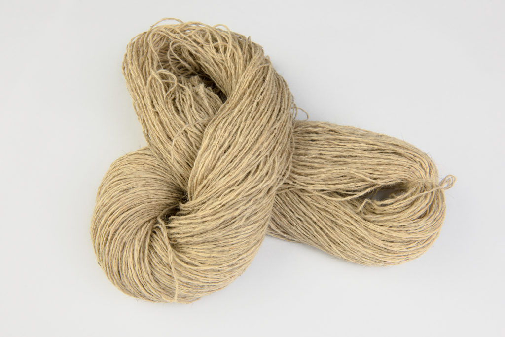 Woolen yarn — view 4