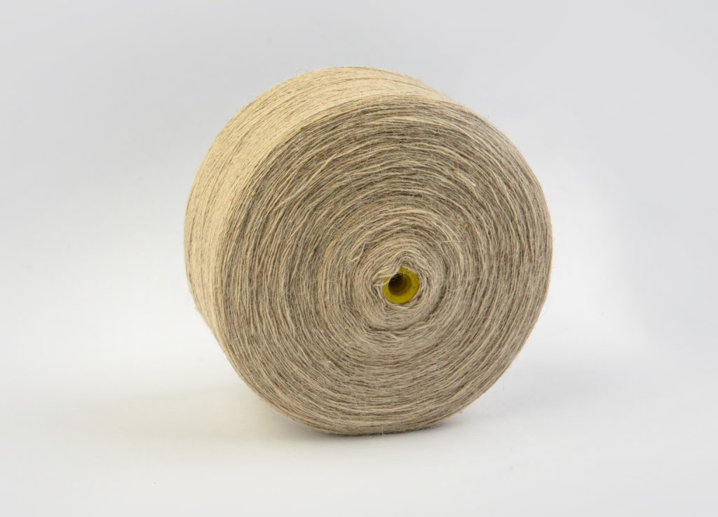 Woolen yarn — view 6